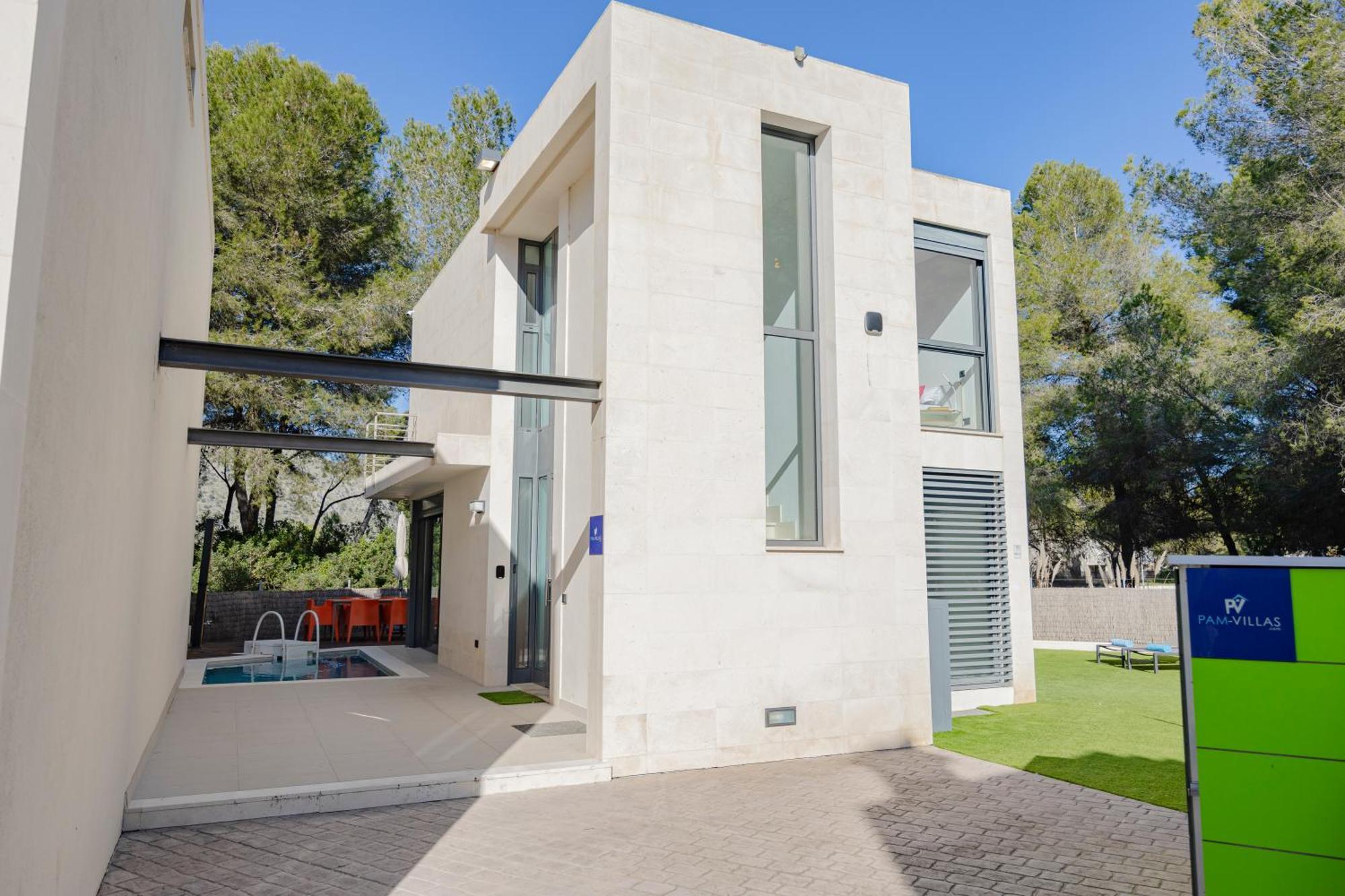 Villa Pam Beach House Playa De Muro - 200M To Beach With Hot Tub Alcudia  Ngoại thất bức ảnh