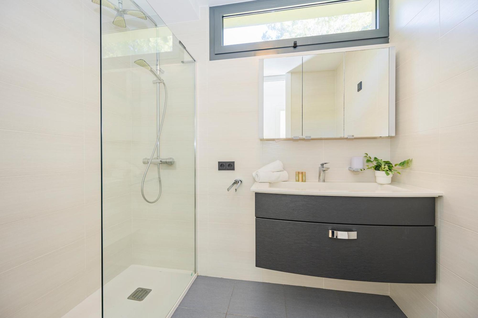 Villa Pam Beach House Playa De Muro - 200M To Beach With Hot Tub Alcudia  Ngoại thất bức ảnh